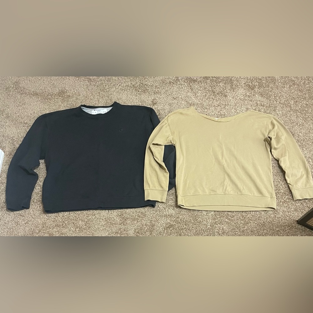 2pc Bundle Women’s Large Athletic Black and Tan Sweatshirts
